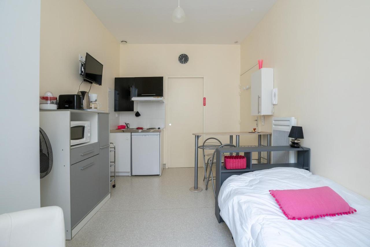 Les Jardins De La Seugne Apartamento Jonzac Exterior foto