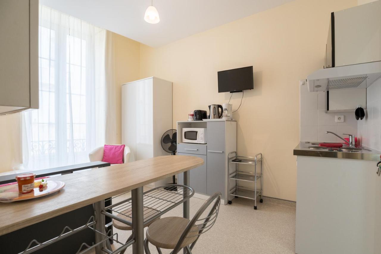 Les Jardins De La Seugne Apartamento Jonzac Exterior foto
