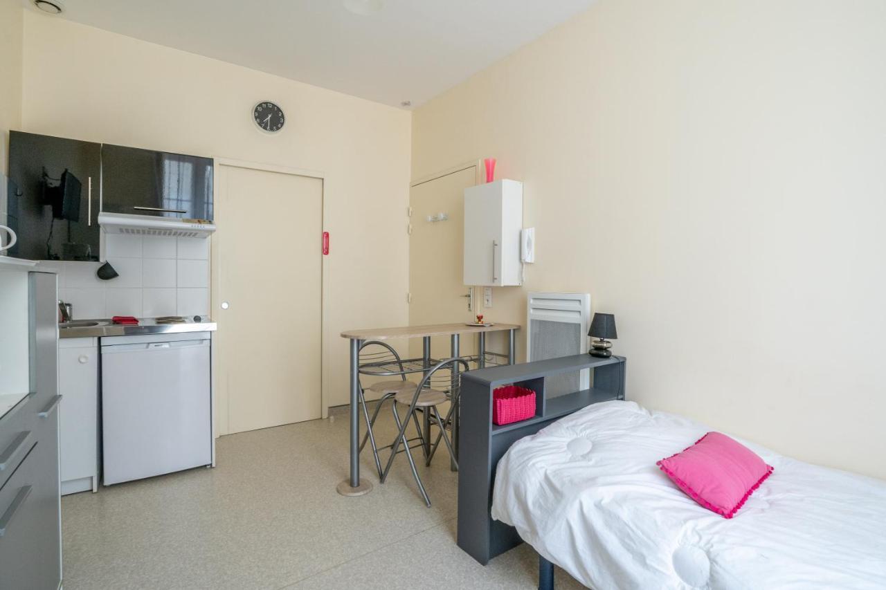 Les Jardins De La Seugne Apartamento Jonzac Exterior foto